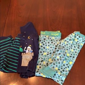 Boys pajamas 2 pair